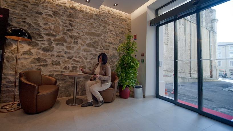 Imagen de los interiores del Hotel Central, Nimes. Foto 16