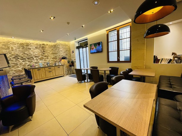 Imagen de los interiores del Hotel Central, Nimes. Foto 18