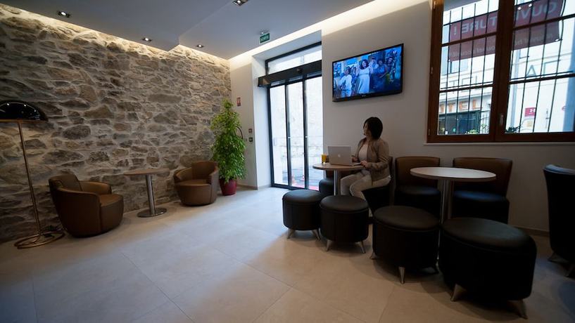 Imagen de los interiores del Hotel Central, Nimes. Foto 19