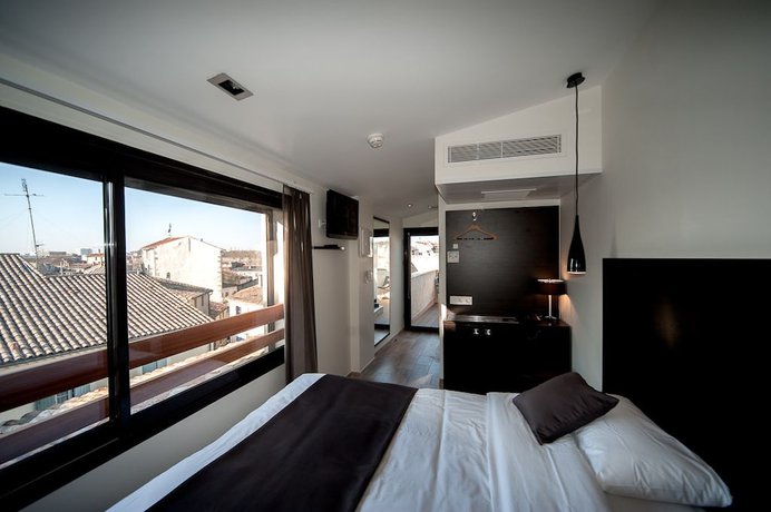 Imagen de la habitación del Hotel Central, Nimes. Foto 11