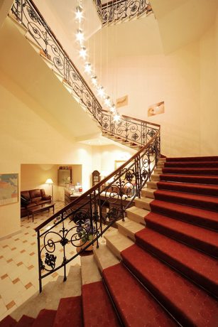 Imagen de los interiores del Hotel Central Osijek. Foto 6
