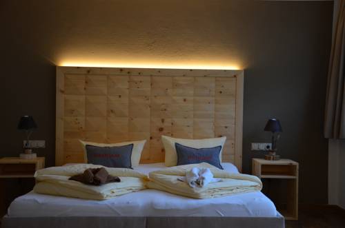 Imagen de la habitación del Hotel Central, PERTISAU. Foto 7