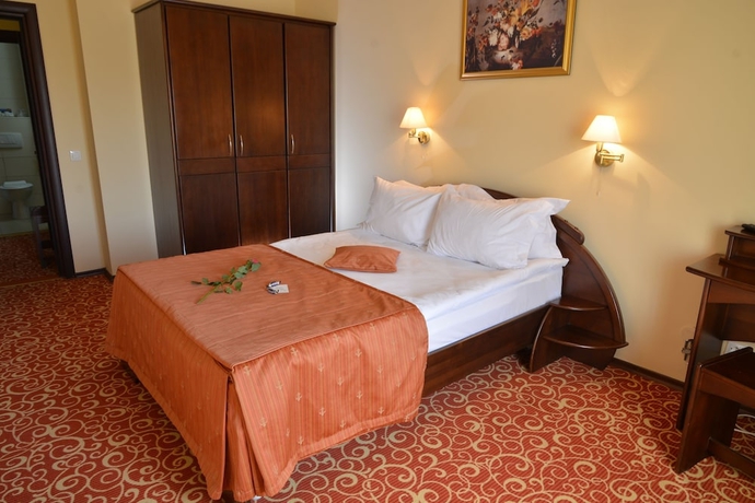 Imagen de la habitación del Hotel Central, PLOIESTI. Foto 4