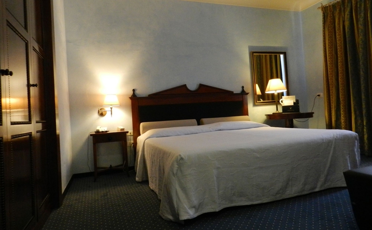 Imagen de la habitación del Hotel Central Palace Federico Ii. Foto 6