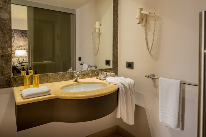 Imagen de la habitación del Hotel Central Palace Federico Ii. Foto 10