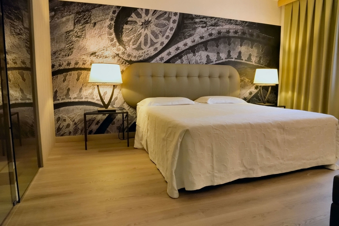 Imagen de la habitación del Hotel Central Palace Federico Ii. Foto 12