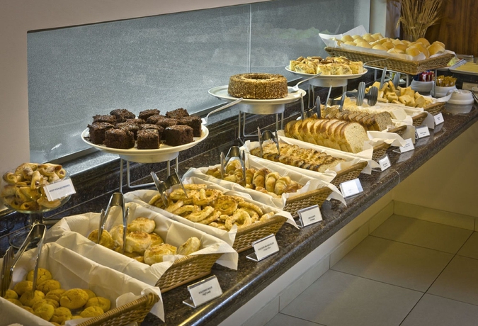 Imagen del bar/restaurante del Hotel Central Park By Bourbon Cascavel. Foto 2