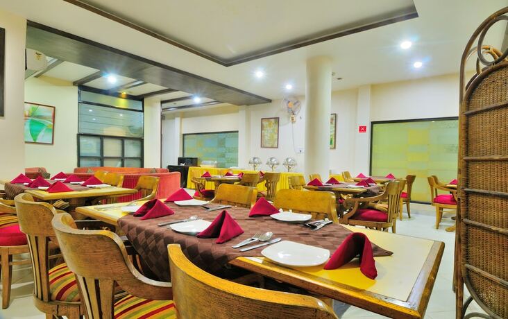 Imagen del bar/restaurante del Hotel Central Park, Chandigarh. Foto 16