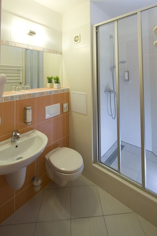 Imagen de la habitación del Hotel Central Park Flora. Foto 11