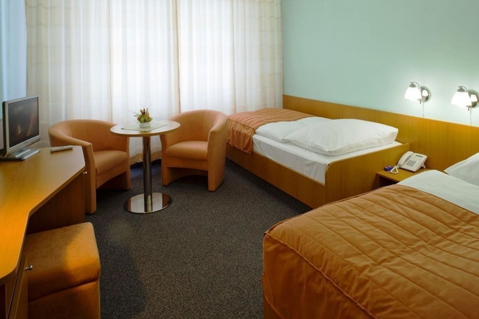 Imagen de la habitación del Hotel Central Park Flora. Foto 12