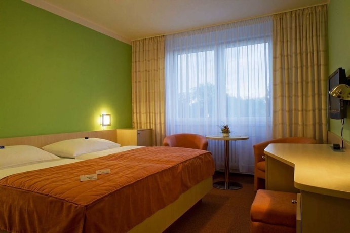 Imagen de la habitación del Hotel Central Park Flora. Foto 13