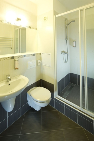 Imagen de la habitación del Hotel Central Park Flora. Foto 17