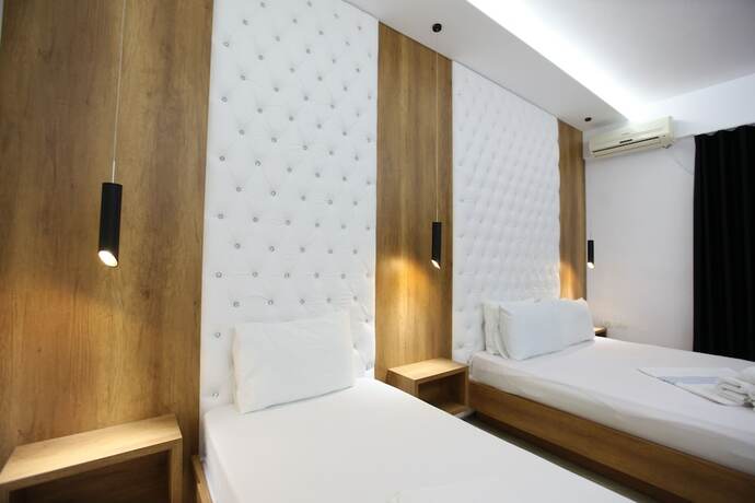 Imagen de la habitación del Hotel Central Park Ksamil. Foto 17