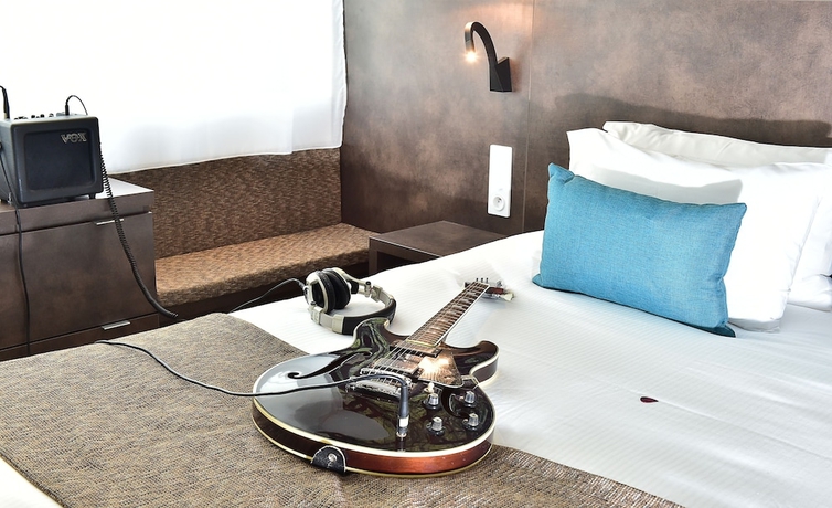 Imagen de la habitación del Hotel Central Park, LA ROCHELLE. Foto 5