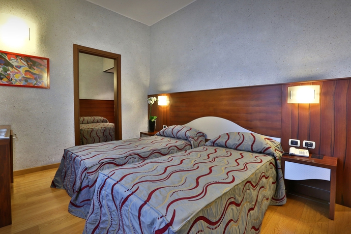 Imagen de la habitación del Hotel Central Park Modena. Foto 6