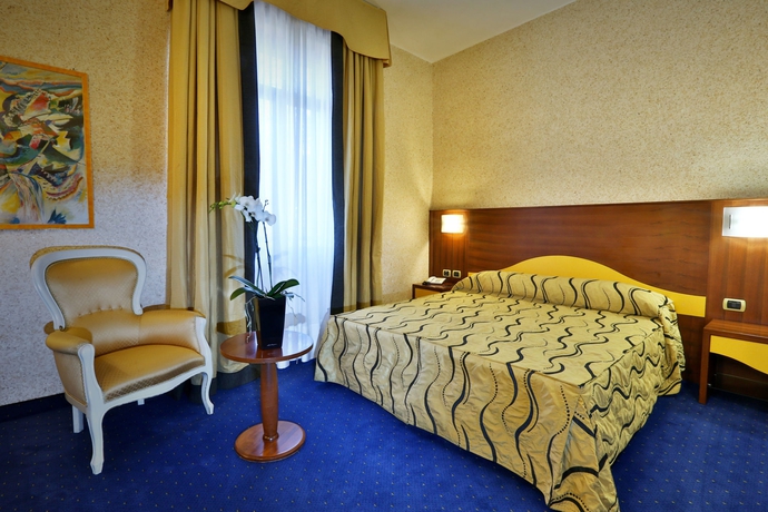 Imagen de la habitación del Hotel Central Park Modena. Foto 7