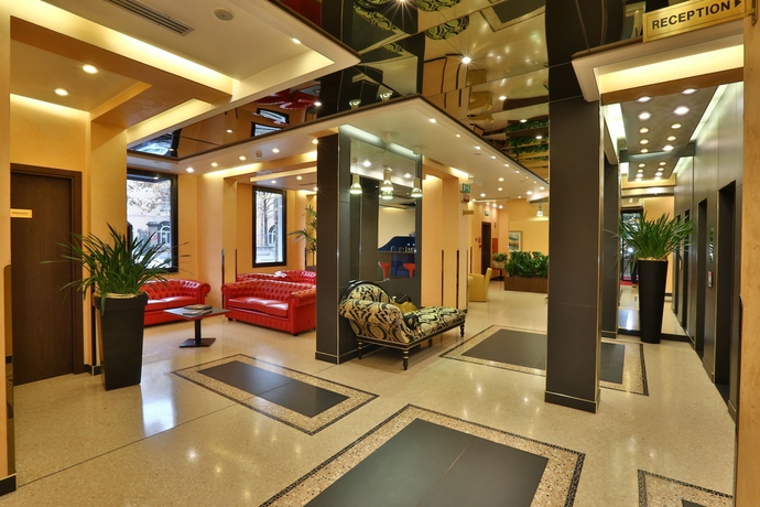 Imagen de los interiores del Hotel Central Park Modena. Foto 11