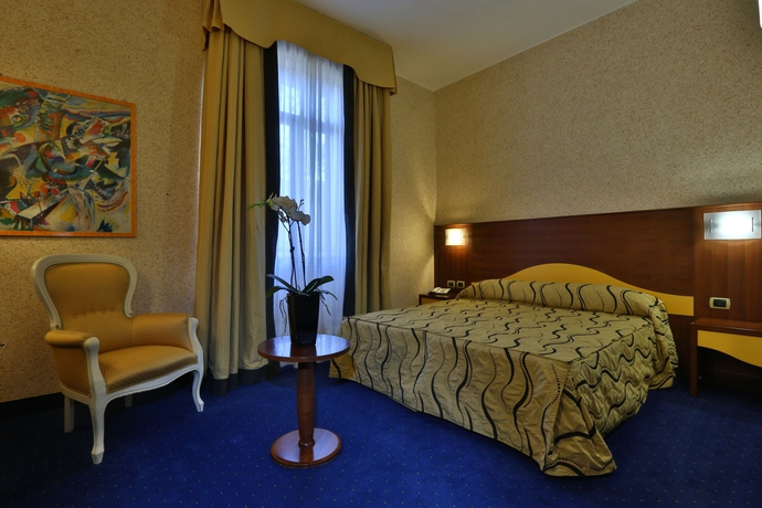 Imagen de la habitación del Hotel Central Park Modena. Foto 9