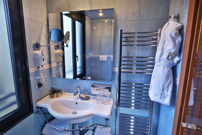 Imagen de la habitación del Hotel Central Park Modena. Foto 10