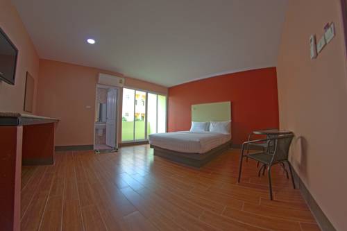 Imagen de la habitación del Hotel Central Park, SING BURI. Foto 10