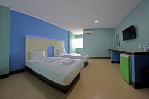 Imagen de la habitación del Hotel Central Park, SING BURI. Foto 13