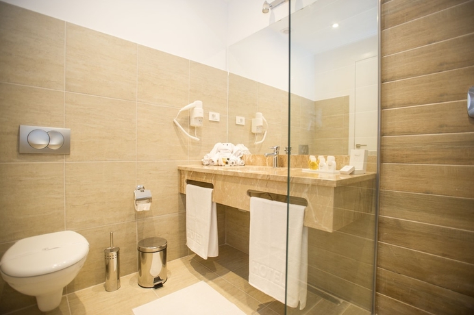 Imagen de la habitación del Hotel Central Park, Trebinje. Foto 17