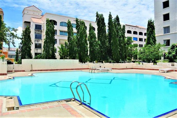 Imagen de la piscina del Hotel Central Pattaya Apartment. Foto 12