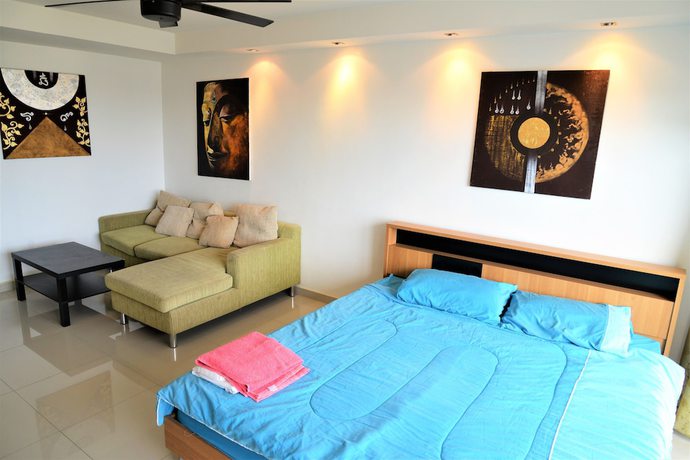 Imagen de la habitación del Hotel Central Pattaya Plaza Condotel. Foto 5