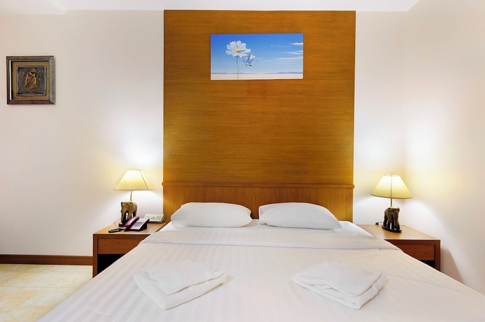 Imagen de la habitación del Hotel Central Place, Samut Sakhon. Foto 11