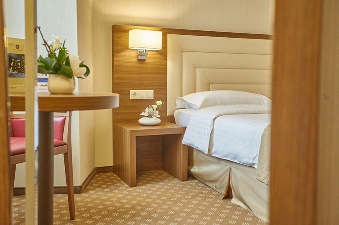 Imagen de la habitación del Hotel Central Plaza, Piatra Neamt. Foto 13