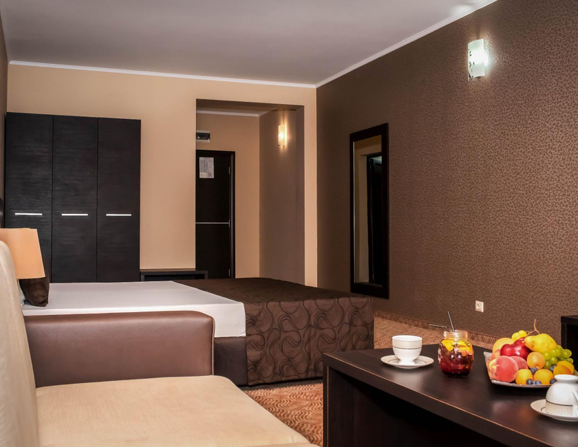 Imagen general del Hotel Central Plaza, Pomorie. Foto 16