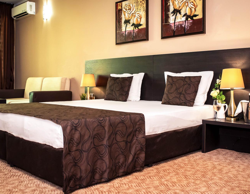 Imagen general del Hotel Central Plaza, Pomorie. Foto 18