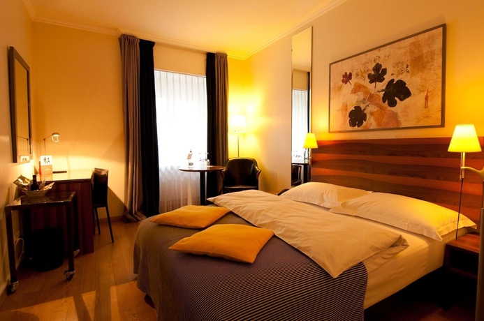 Imagen de la habitación del Hotel Central Plaza, Zúrich. Foto 2