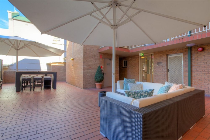 Imagen de los exteriores del Hotel Central Railway Hotel and Apartments. Foto 12