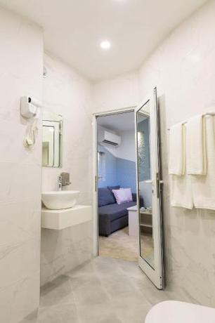 Imagen de la habitación del Hotel Central, Ruse. Foto 20