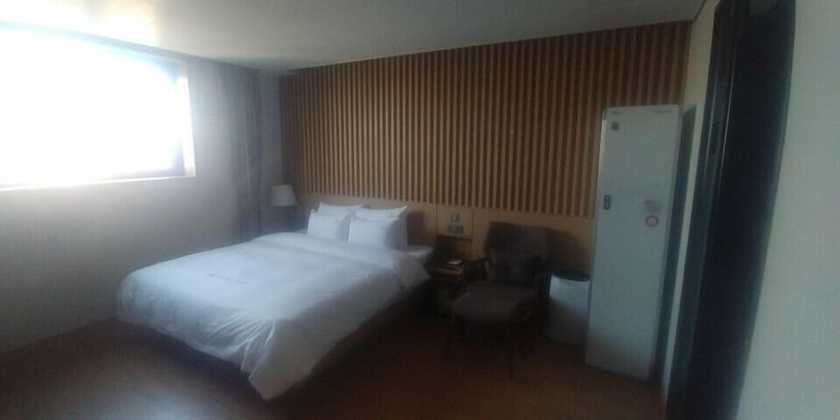Imagen de la habitación del Hotel Central, Sacheon. Foto 5