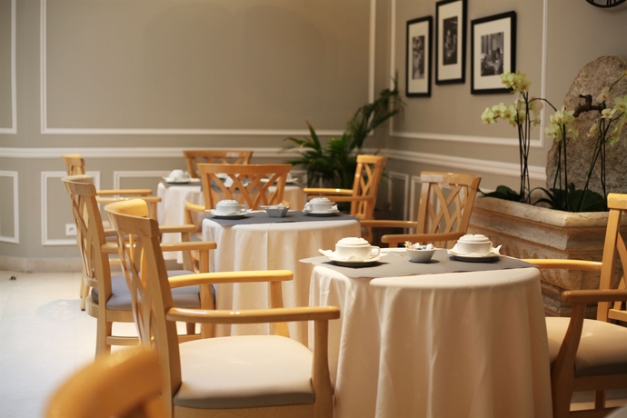 Imagen del bar/restaurante del Hotel Central Saint Germain. Foto 4