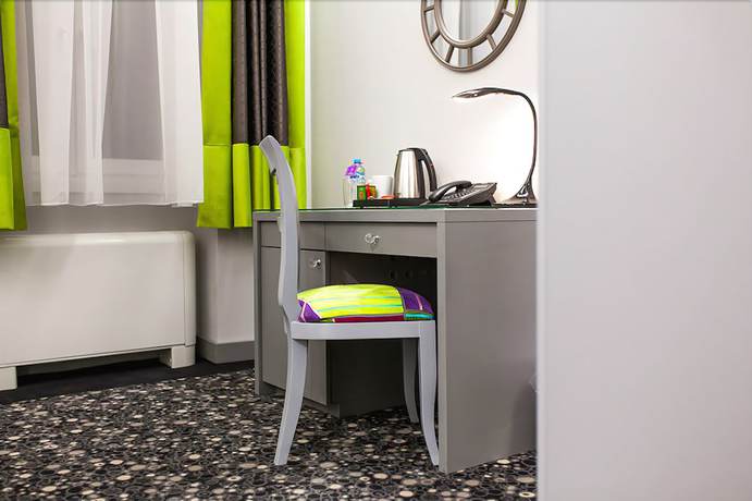 Imagen de la habitación del Hotel Central, Sarajevo. Foto 17