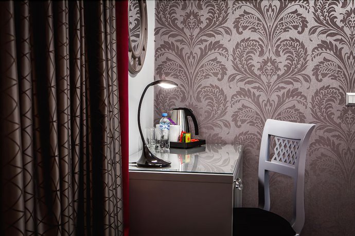 Imagen de la habitación del Hotel Central, Sarajevo. Foto 18