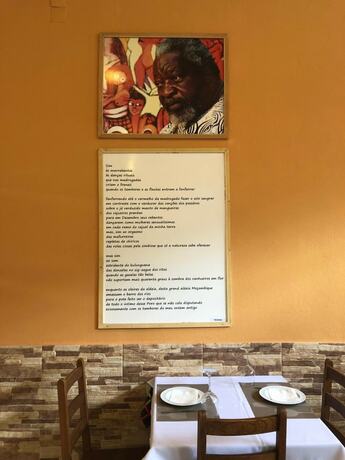 Imagen del bar/restaurante del Hotel Central, São Tomé. Foto 16