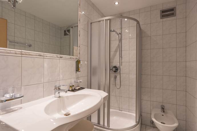 Imagen de la habitación del Hotel Central, Seefeld in Tirol. Foto 8