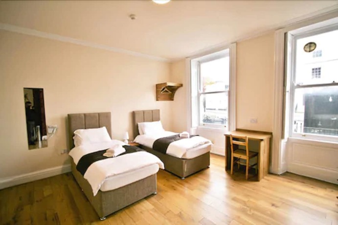 Imagen de la habitación del Hotel Central Studios Gloucester Place. Foto 11
