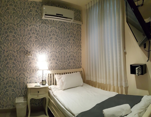 Imagen de la habitación del Hotel Central, TEL AVIV. Foto 11