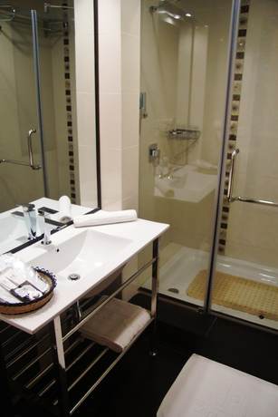 Imagen de la habitación del Hotel Central Tana. Foto 15