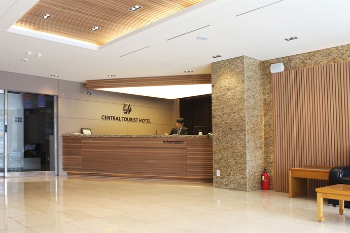 Imagen de los interiores del Hotel Central Tourist. Foto 8