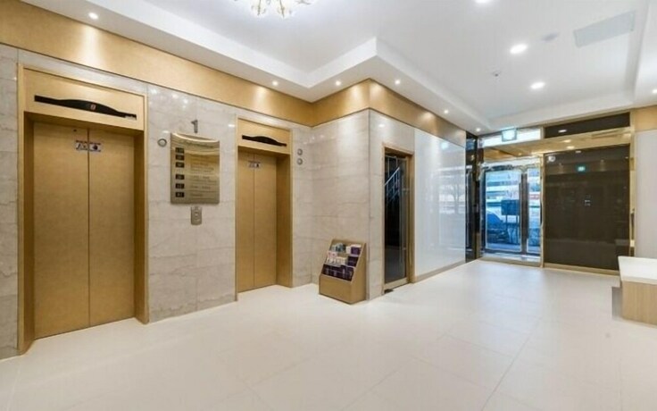 Imagen de los interiores del Hotel Central Tourist Hotel. Foto 29