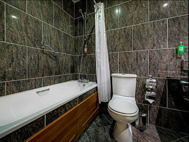 Imagen de la habitación del Hotel Central Tullamore. Foto 13