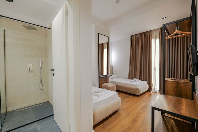 Imagen de la habitación del Hotel Central, Vlore. Foto 15