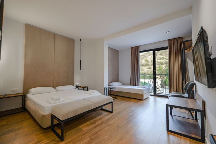 Imagen de la habitación del Hotel Central, Vlore. Foto 18