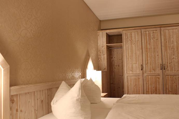 Imagen de la habitación del Hotel Central, Winterberg. Foto 8